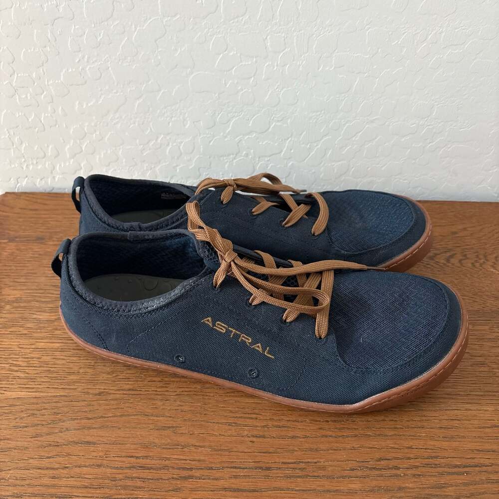 Astral Loyak SMU Men's Water Shoes Navy Size 12
EUC
